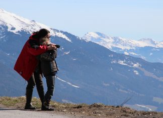 Choosing the best binoculars for children.